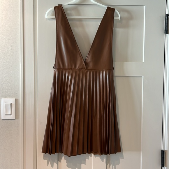 NWT Zara Faux Leather Pinafore Mini Dress - Picture 4 of 11